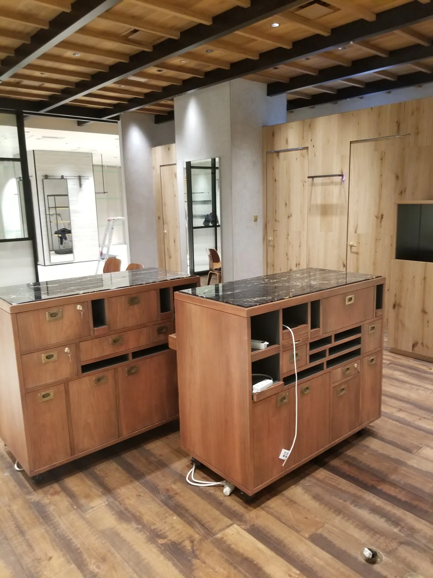 東京都葛飾区で未経験から始める家具製造の魅力!明るい雰囲気で成長しよう